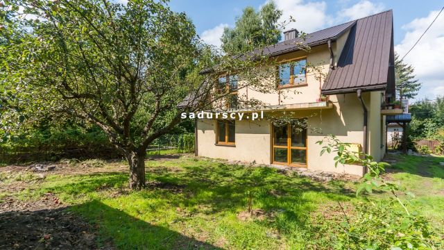 dom wolnostojący, 8 pokoi Kraków Podgórze Duchackie, ul. Soboniowicka. Zdjęcie 1