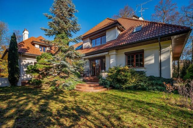 dom wolnostojący, 11 pokoi Łódź Julianów, ul. Świetlana. Zdjęcie 1