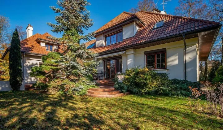 dom wolnostojący, 11 pokoi Łódź Julianów, ul. Świetlana