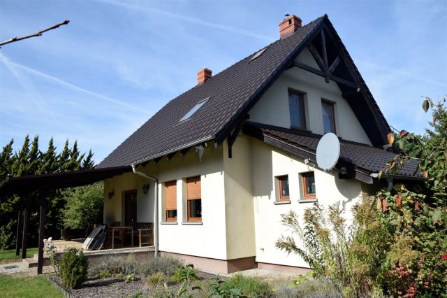 dom wolnostojący, 4 pokoje Lubochnia. Zdjęcie 2
