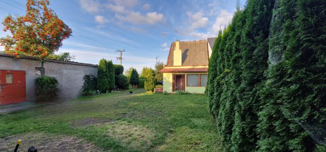 bliźniak, 2 pokoje Mochle, ul. Szmaragdowa. Zdjęcie 1