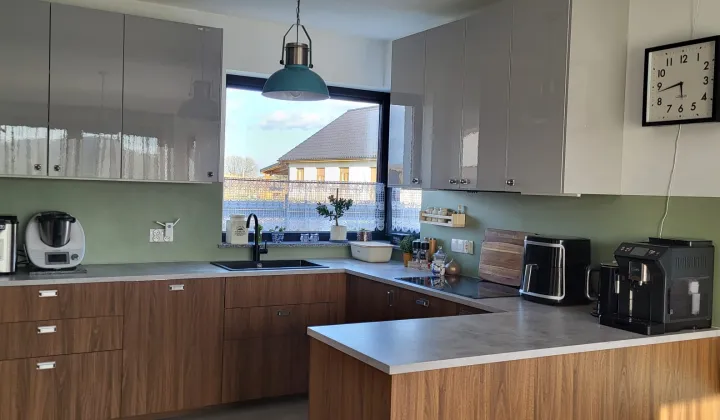 dom wolnostojący, 5 pokoi Olszany, Olszany