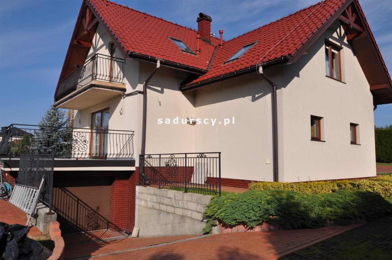 dom wolnostojący, 5 pokoi Michałowice