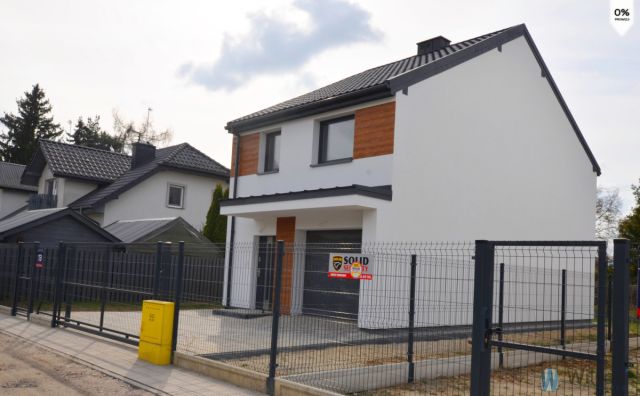 dom wolnostojący, 4 pokoje Łomianki. Zdjęcie 1