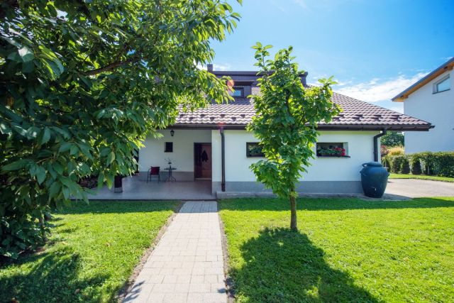 dom wolnostojący, 4 pokoje Wieliczka, ul. Różana. Zdjęcie 4