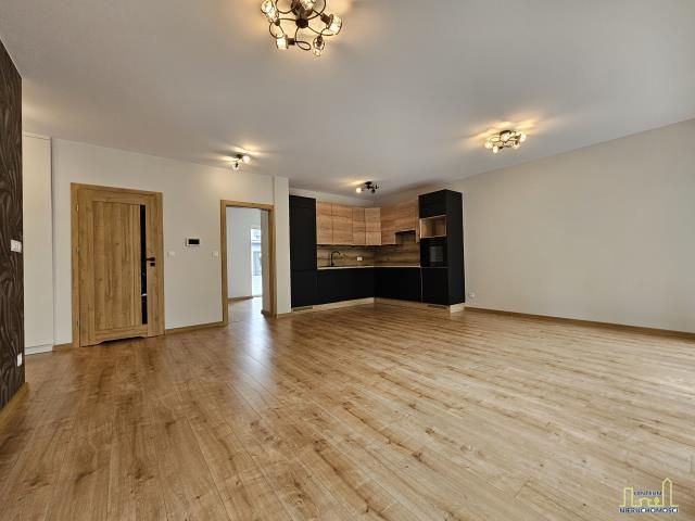 Mieszkanie 3-pokojowe Adamowo. Zdjęcie 2