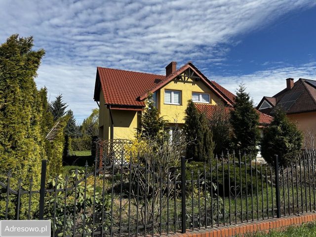 dom wolnostojący, 4 pokoje Karczowiska. Zdjęcie 1