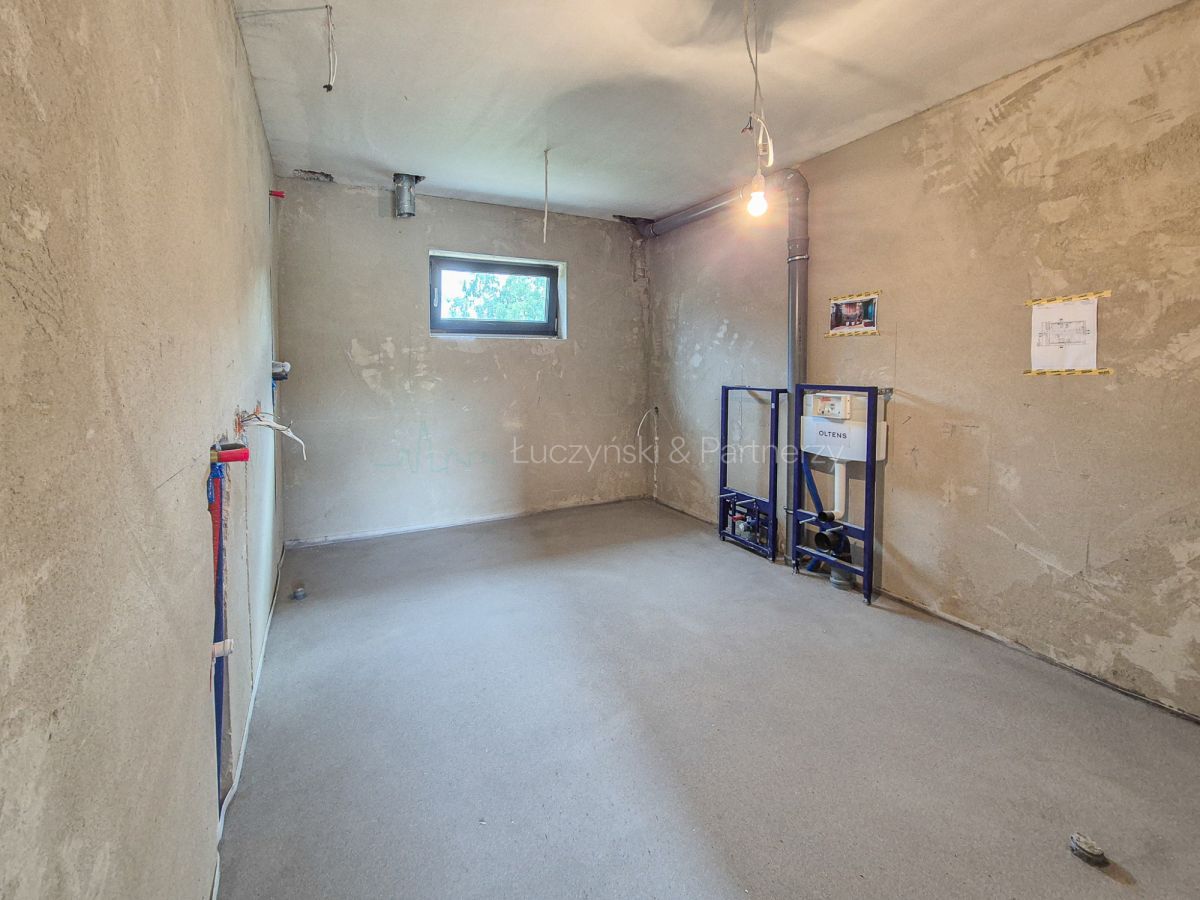 dom wolnostojący, 5 pokoi Komarno. Zdjęcie 11