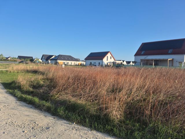 Działka budowlana Sadków. Zdjęcie 2