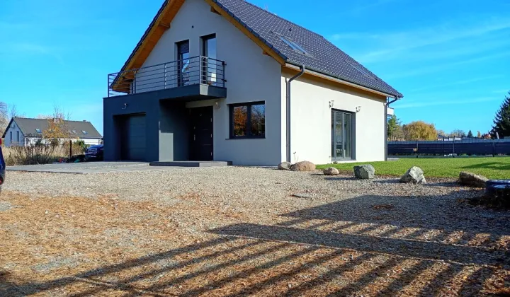 dom wolnostojący, 4 pokoje Smolec, RADOSNA