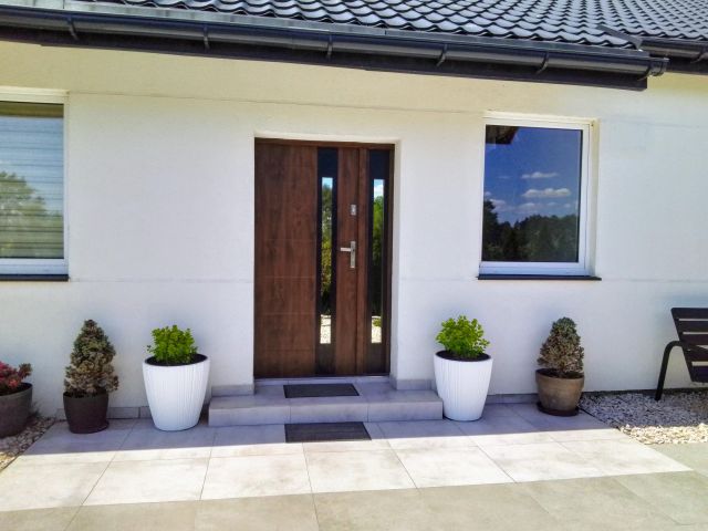 dom wolnostojący, 4 pokoje Pogorzelec. Zdjęcie 1