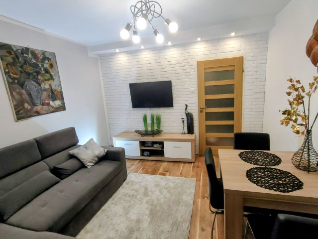 Mieszkanie 3-pokojowe Radom Ustronie, ul. Grenadierów. Zdjęcie 1