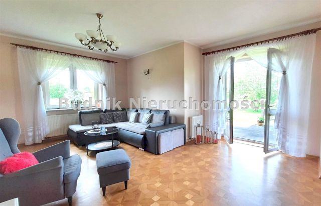 dom wolnostojący, 5 pokoi Stare Babice. Zdjęcie 1