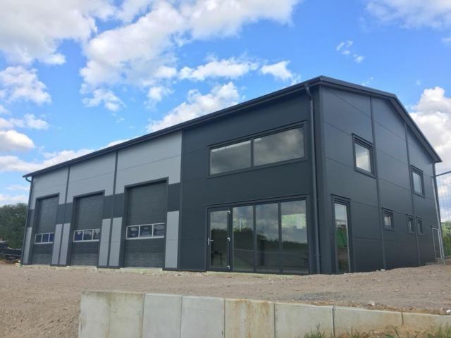 Hala/magazyn Jasienica. Zdjęcie 1