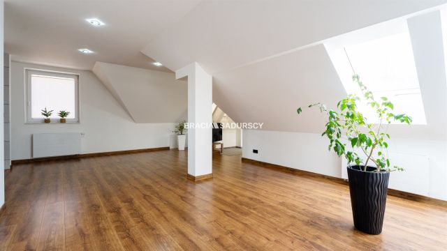 dom wolnostojący, 5 pokoi Skawica. Zdjęcie 34