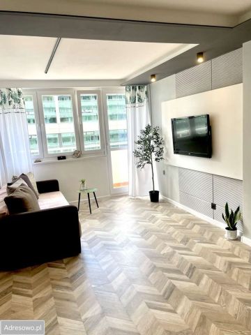 Mieszkanie 2-pokojowe Katowice Śródmieście, al. Wojciecha Korfantego. Zdjęcie 1