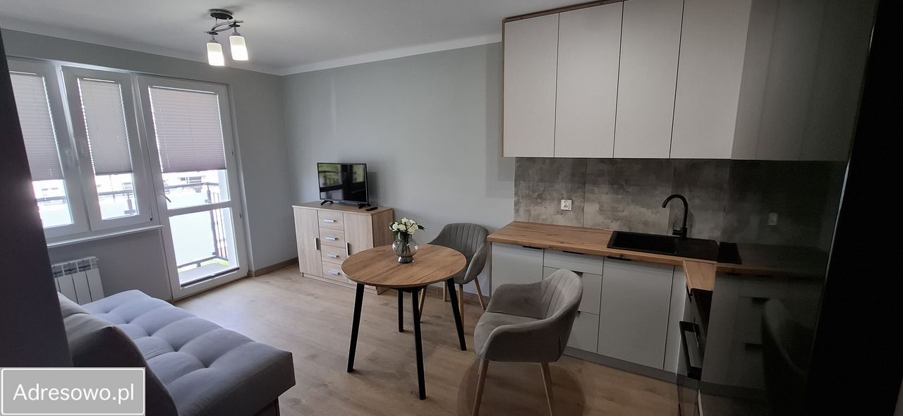 Mieszkanie 3-pokojowe Skarżysko-Kamienna, ul. Lotnicza. Zdjęcie 1