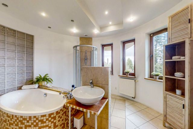 dom wolnostojący, 11 pokoi Łódź, ul. Szarotki. Zdjęcie 7