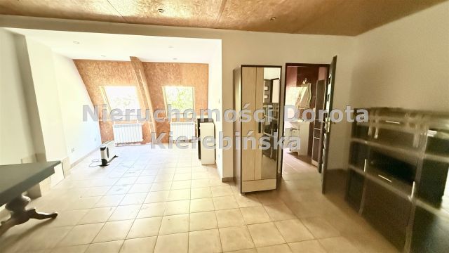 Hala/magazyn Ujazd. Zdjęcie 10