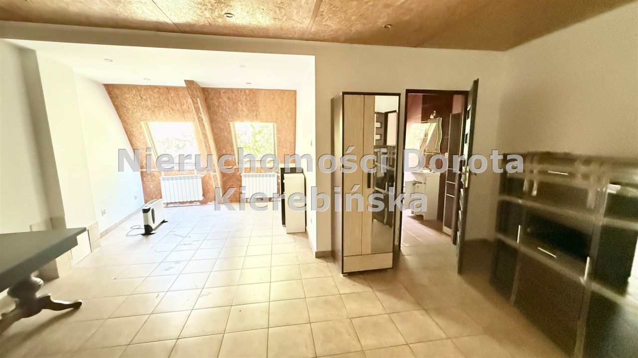 Hala/magazyn Ujazd. Zdjęcie 10