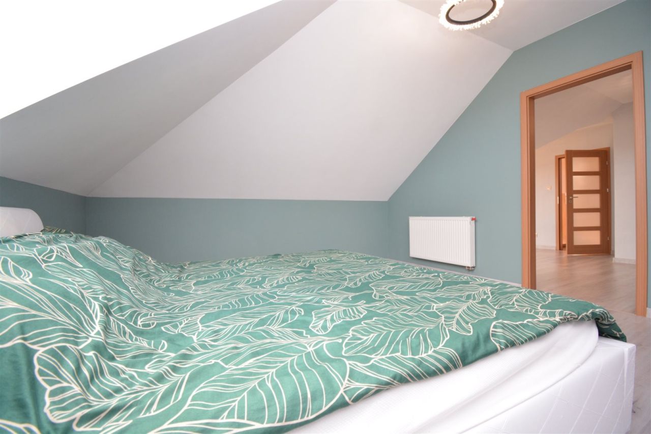 dom wolnostojący, 5 pokoi Bieliny. Zdjęcie 16