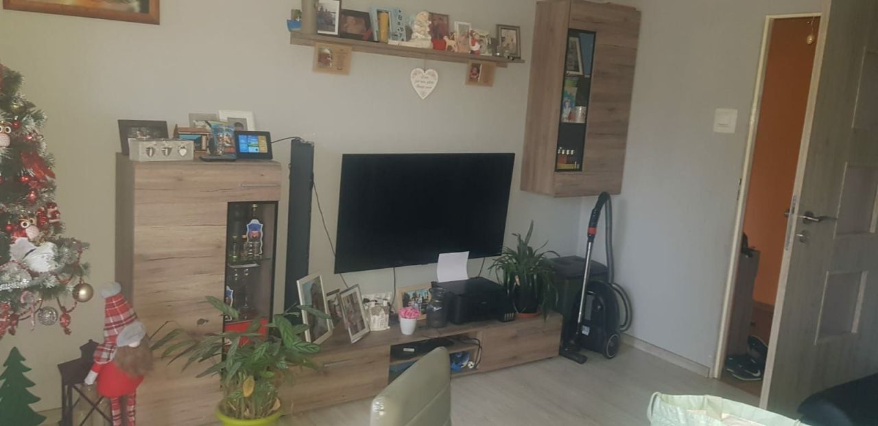 Mieszkanie 3-pokojowe Średnie Wielkie. Zdjęcie 4