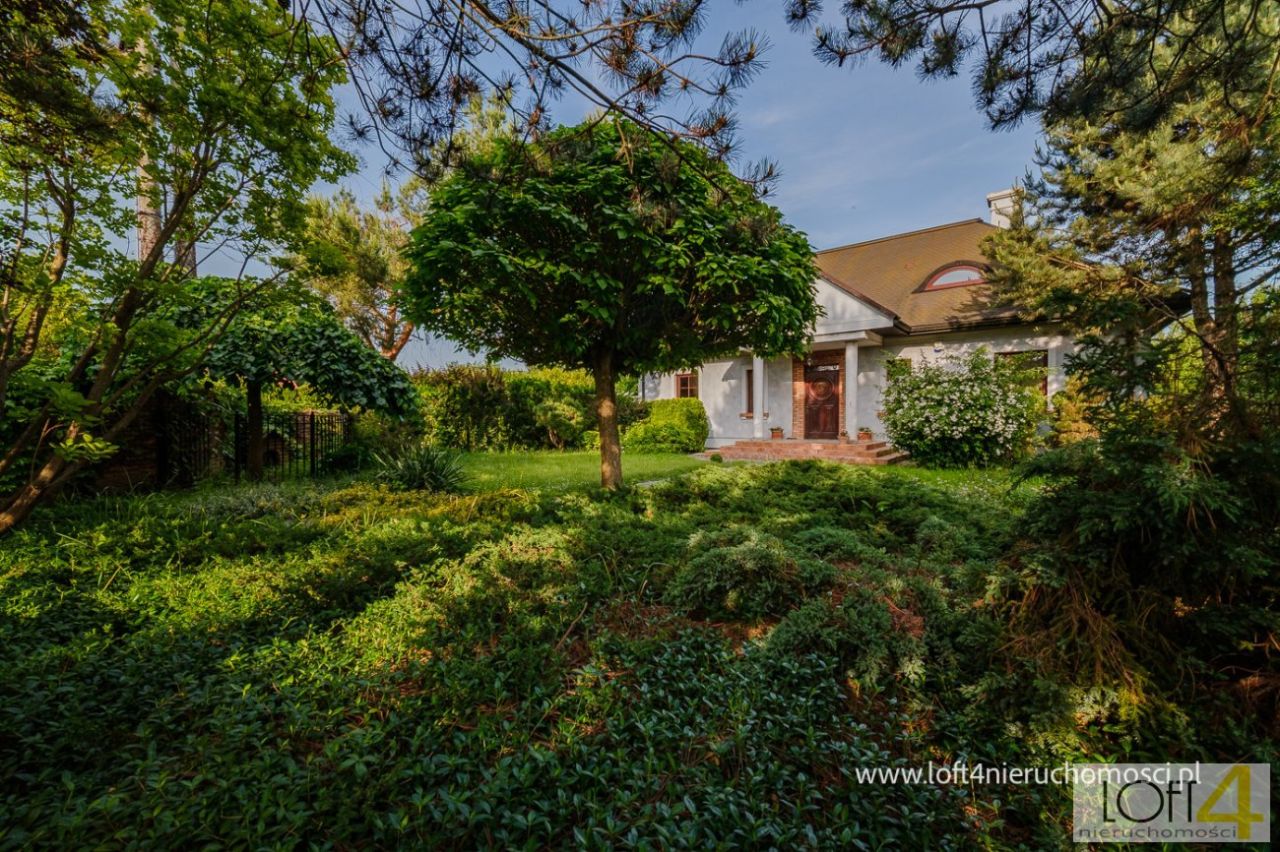 dom wolnostojący, 8 pokoi Rzeszów Zwięczyca, ul. Saletyńska. Zdjęcie 3