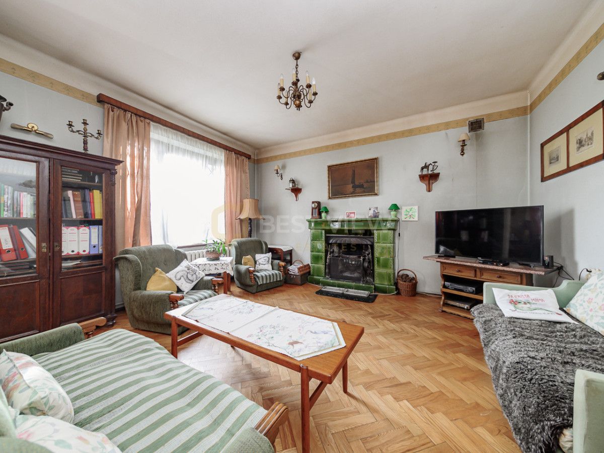 dom wolnostojący, 10 pokoi Warszawa Włochy, ul. Świerszcza