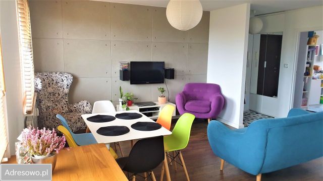 Mieszkanie 3-pokojowe Radom Ustronie, ul. Polskiego Czerwonego Krzyża. Zdjęcie 1