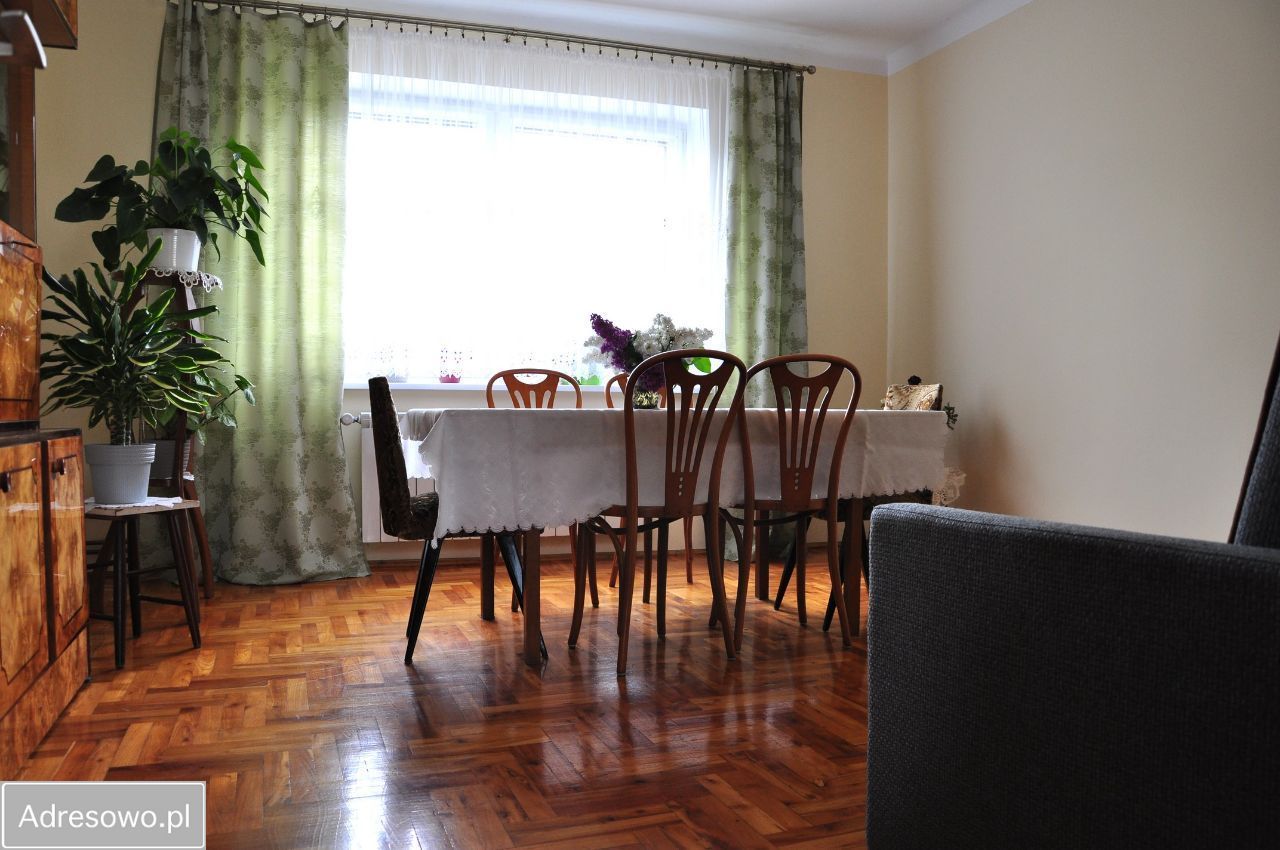 dom wolnostojący, 4 pokoje Zgłowiączka. Zdjęcie 15