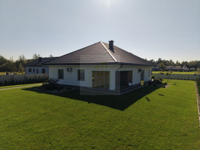 dom wolnostojący, 4 pokoje Jaktorów-Kolonia, ul. Prymasa Mikołaja Trąby. Zdjęcie 3