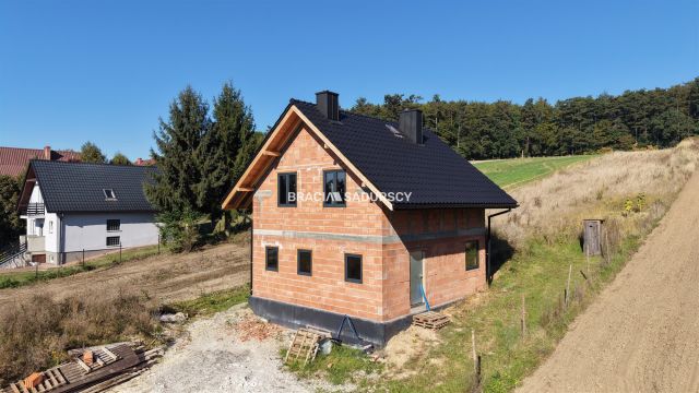 dom wolnostojący, 5 pokoi Wysocice. Zdjęcie 18