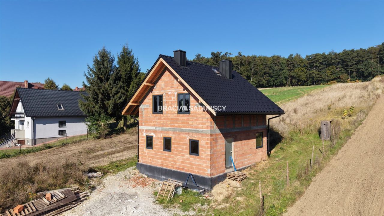 dom wolnostojący, 5 pokoi Wysocice. Zdjęcie 18