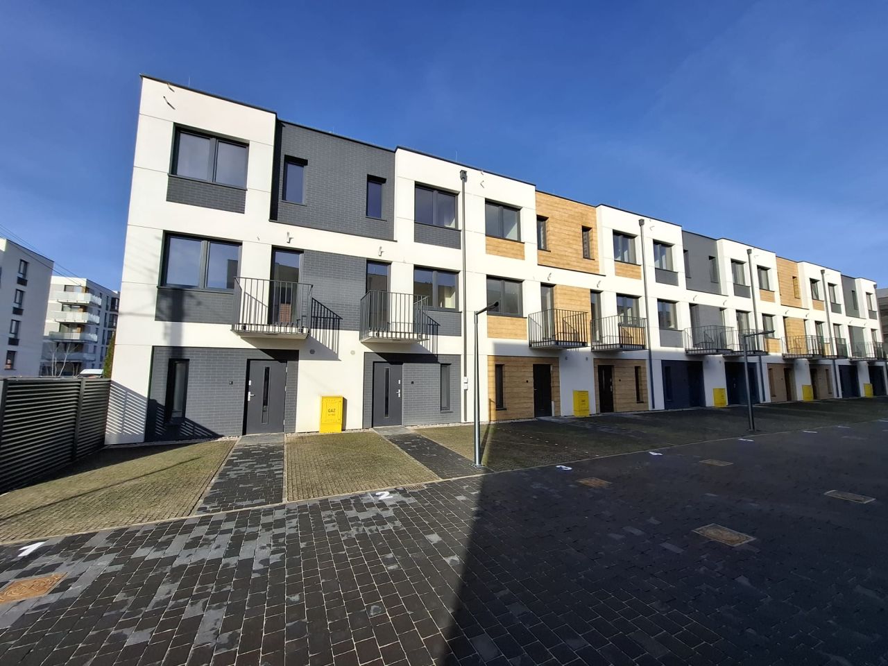 Mieszkanie 4-pokojowe Nowy Dwór Mazowiecki Centrum, ul. Marii Curie-Skłodowskiej. Zdjęcie 2