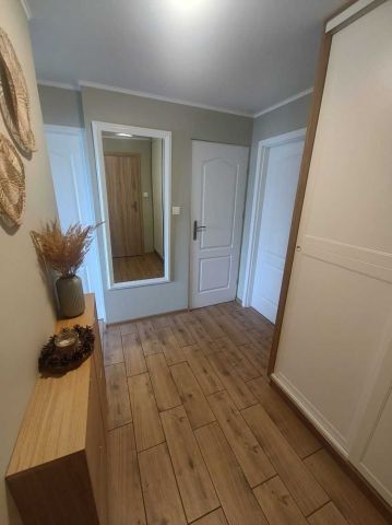 Mieszkanie 3-pokojowe Dzierżoniów, os. Błękitne. Zdjęcie 1