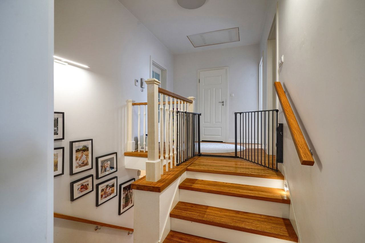 dom wolnostojący, 5 pokoi Grodzisk Mazowiecki. Zdjęcie 3