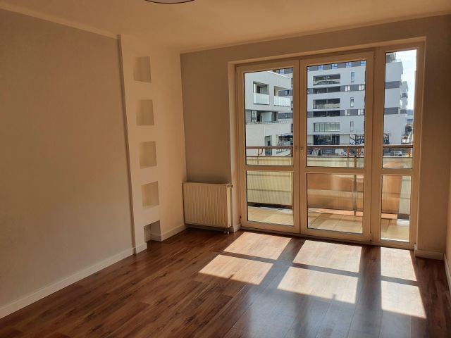 Mieszkanie 3-pokojowe Kraków Dębniki, ul. Czerwone Maki. Zdjęcie 1