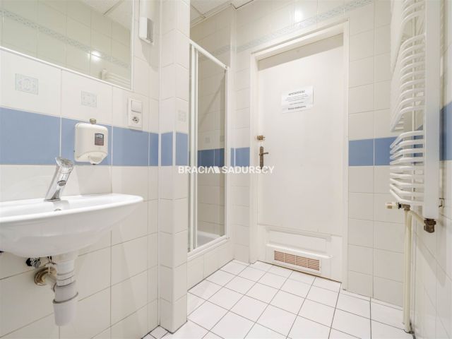 Mieszkanie 3-pokojowe Kraków Stare Miasto, pl. gen. Władysława Sikorskiego. Zdjęcie 14