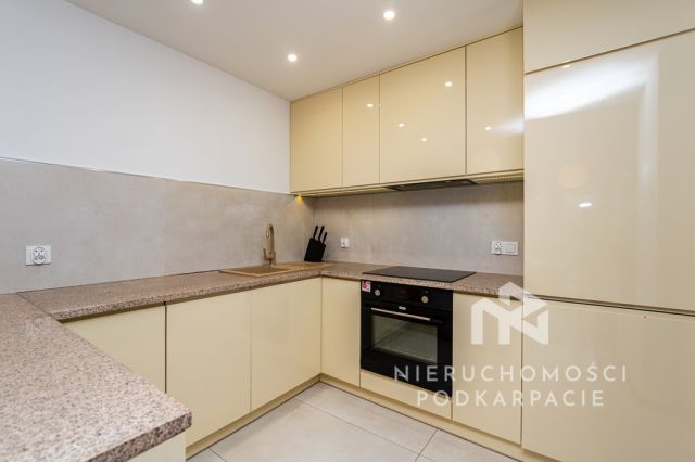 Mieszkanie 3-pokojowe Rzeszów, al. gen. Władysława Sikorskiego. Zdjęcie 3