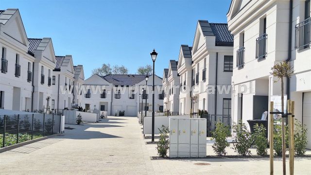 bliźniak, 5 pokoi Cesarzowice. Zdjęcie 1