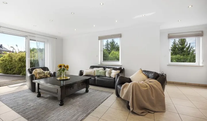 dom wolnostojący, 6 pokoi Wrocław Klecina, ul. Buraczana