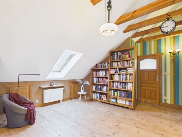 dom wolnostojący, 7 pokoi Pęcice Małe. Zdjęcie 8