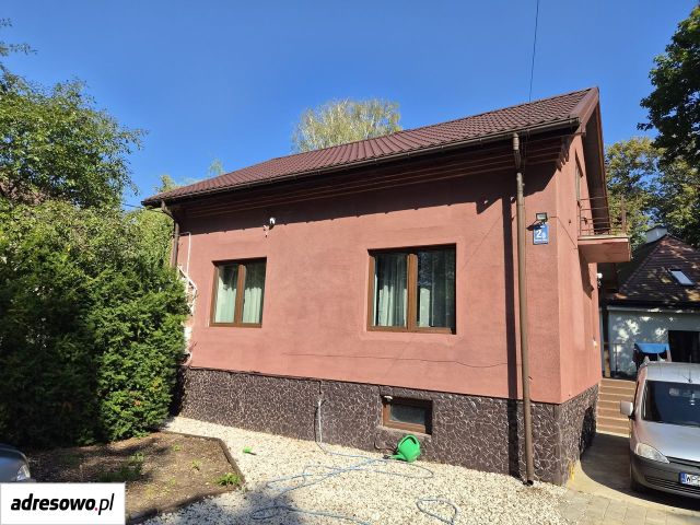 dom wolnostojący, 3 pokoje Podkowa Leśna, ul. Jeża. Zdjęcie 1