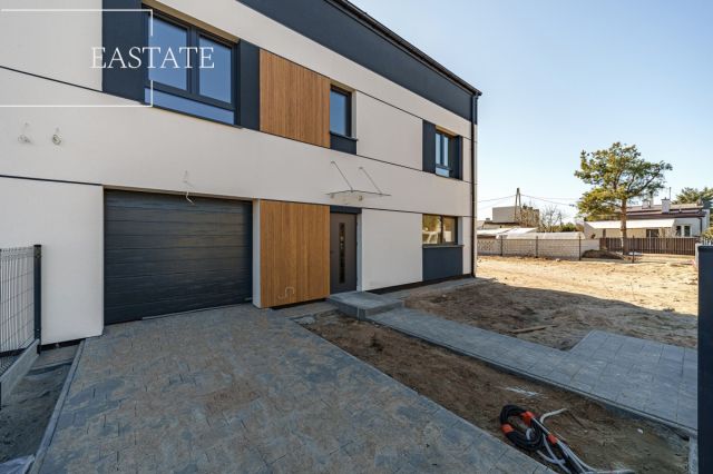 bliźniak, 5 pokoi Koczargi Stare, ul. Jagodowa. Zdjęcie 2