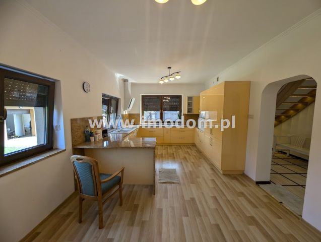 bliźniak, 6 pokoi Strzegom. Zdjęcie 9