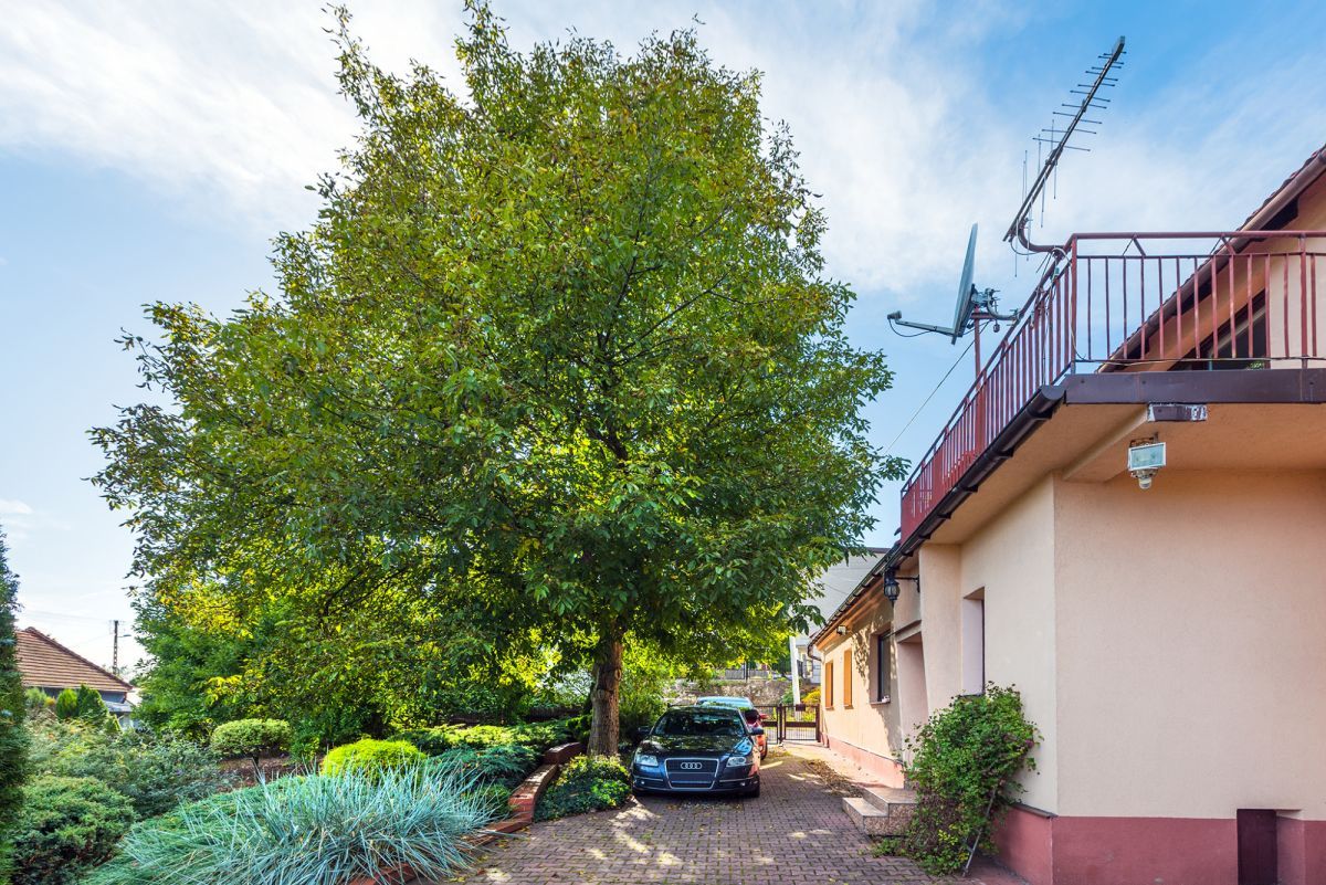dom wolnostojący, 7 pokoi Czernichów. Zdjęcie 1