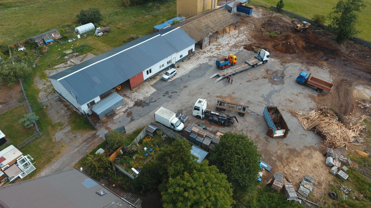 Hala/magazyn Ciesław. Zdjęcie 2