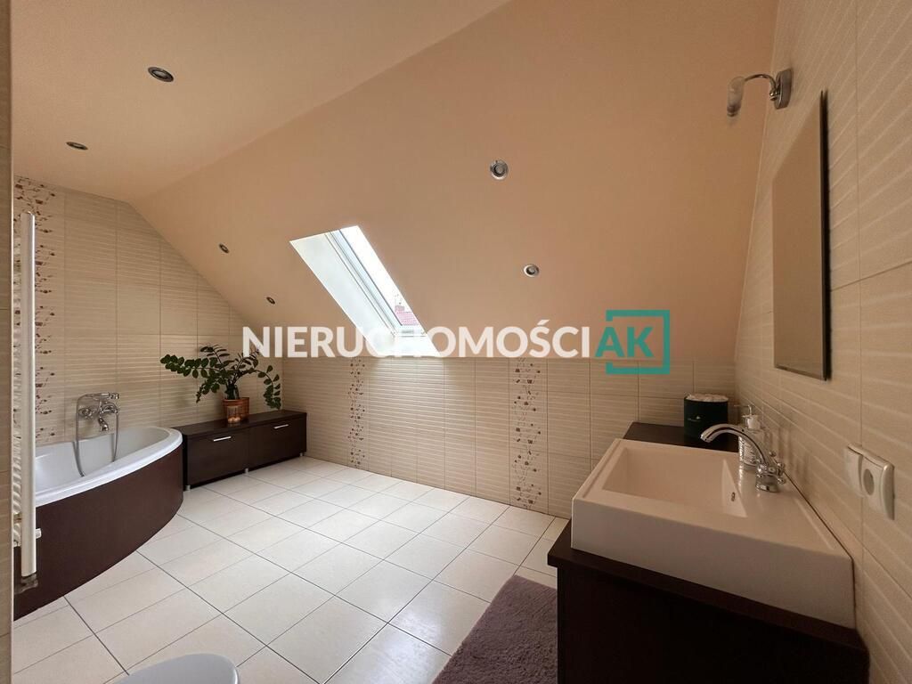 dom wolnostojący, 6 pokoi Dachowa, ul. Cisowa. Zdjęcie 13