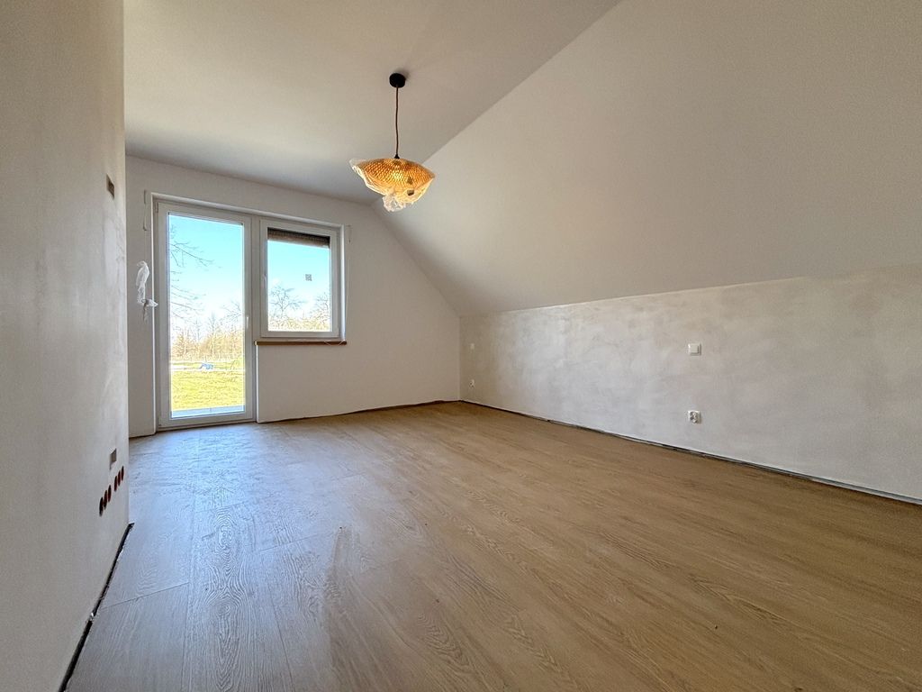dom wolnostojący, 4 pokoje Lubenia. Zdjęcie 21