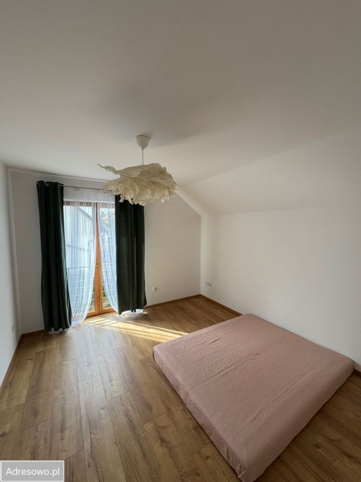 dom wolnostojący, 5 pokoi Zgierz. Zdjęcie 10